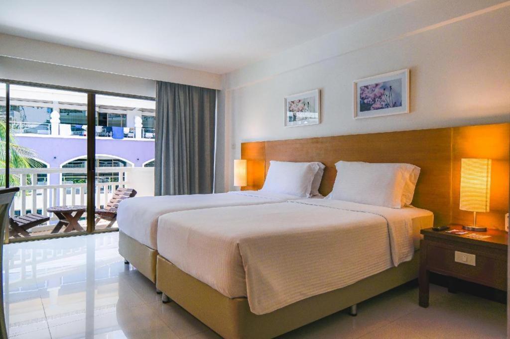 Ramada By Wyndham Phuket Southsea Hotel Karon ภายนอก รูปภาพ